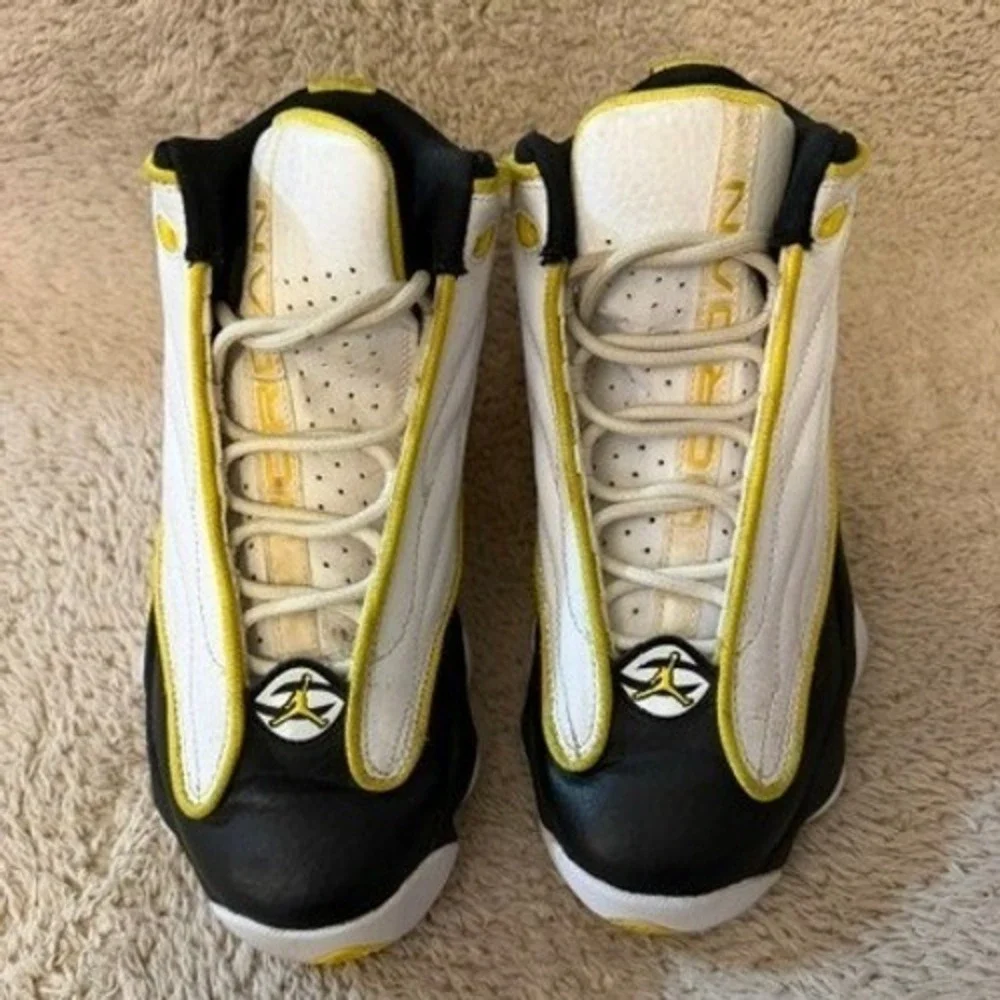 Jordan Pro Strong Kids Basketball Shoes White Black Tour Yellow DC7911-107 5Y